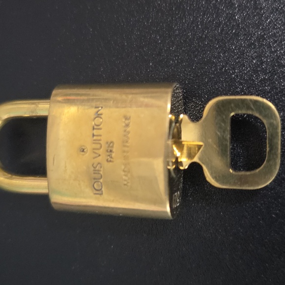 Louis Vuitton Gold Lock and Key Set Nwot - Picture 2 of 2